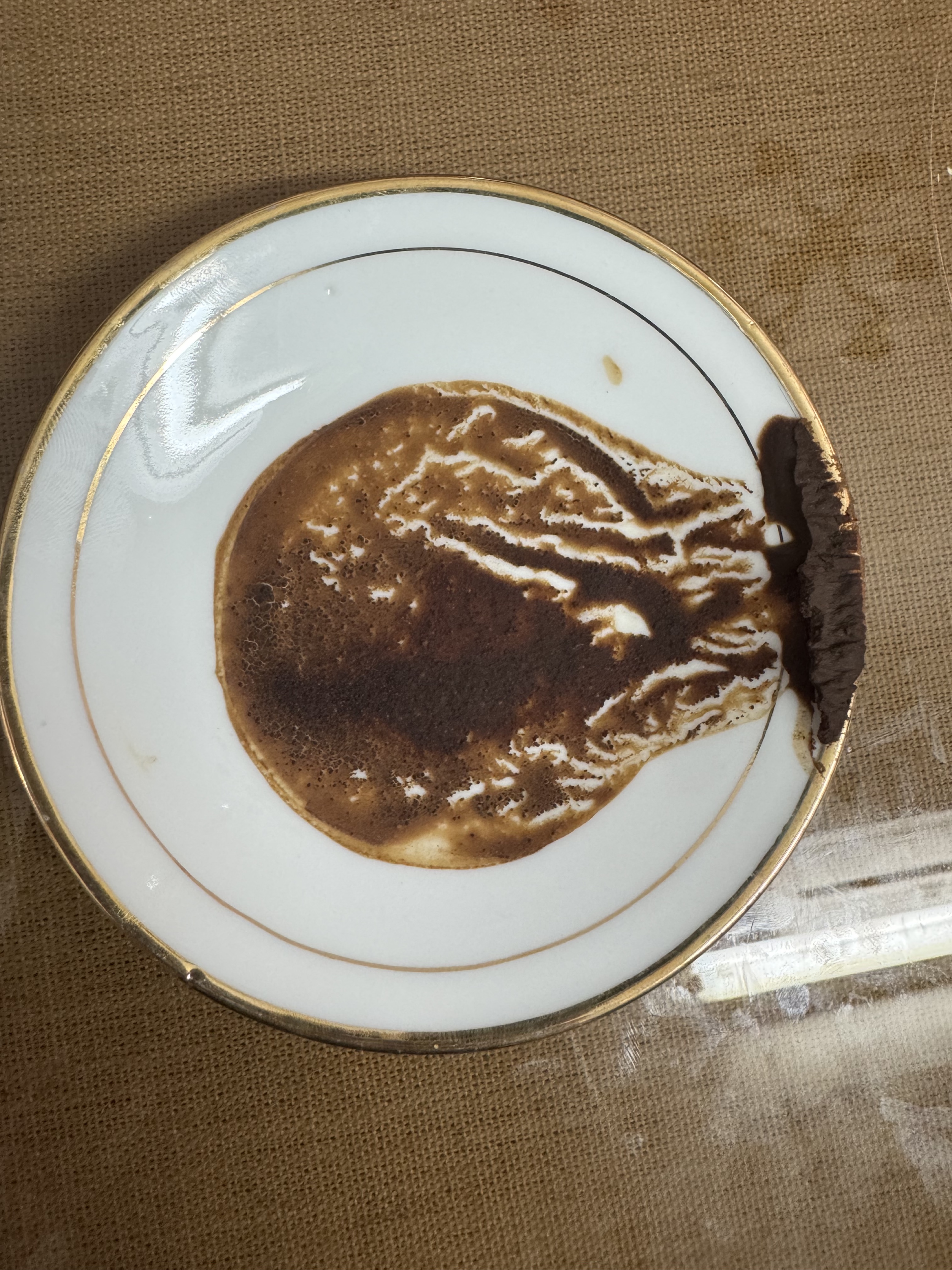 نمونه عکس مناسب از نعلبکی قهوه برای فال